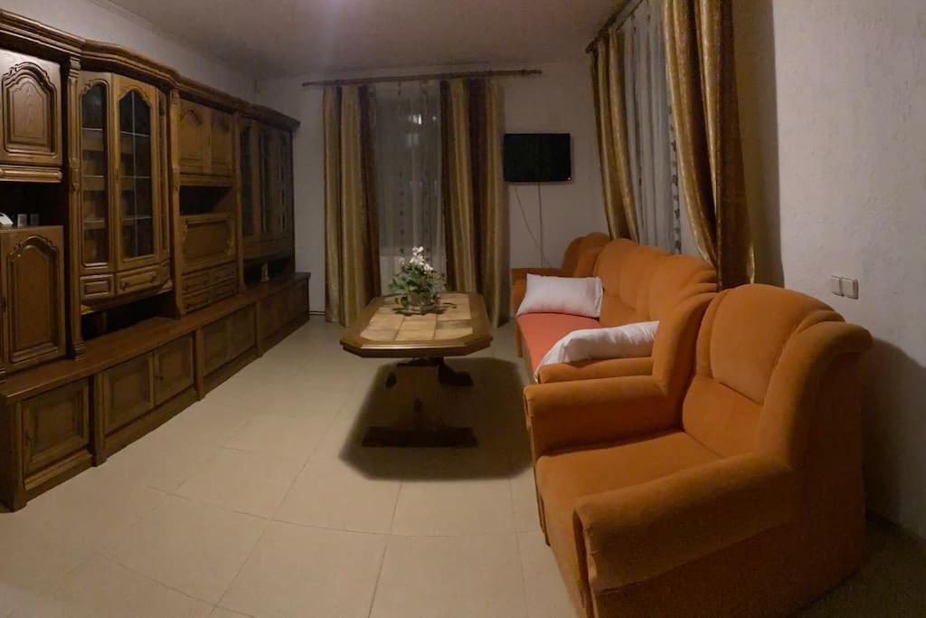 Vila Primitoare In Apropiere De Aeroport Ghiroda Luaran gambar
